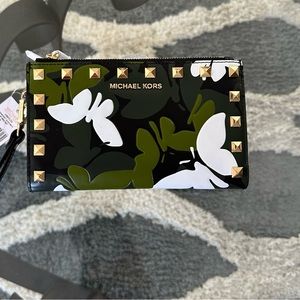 Micheal Kors Wristlet